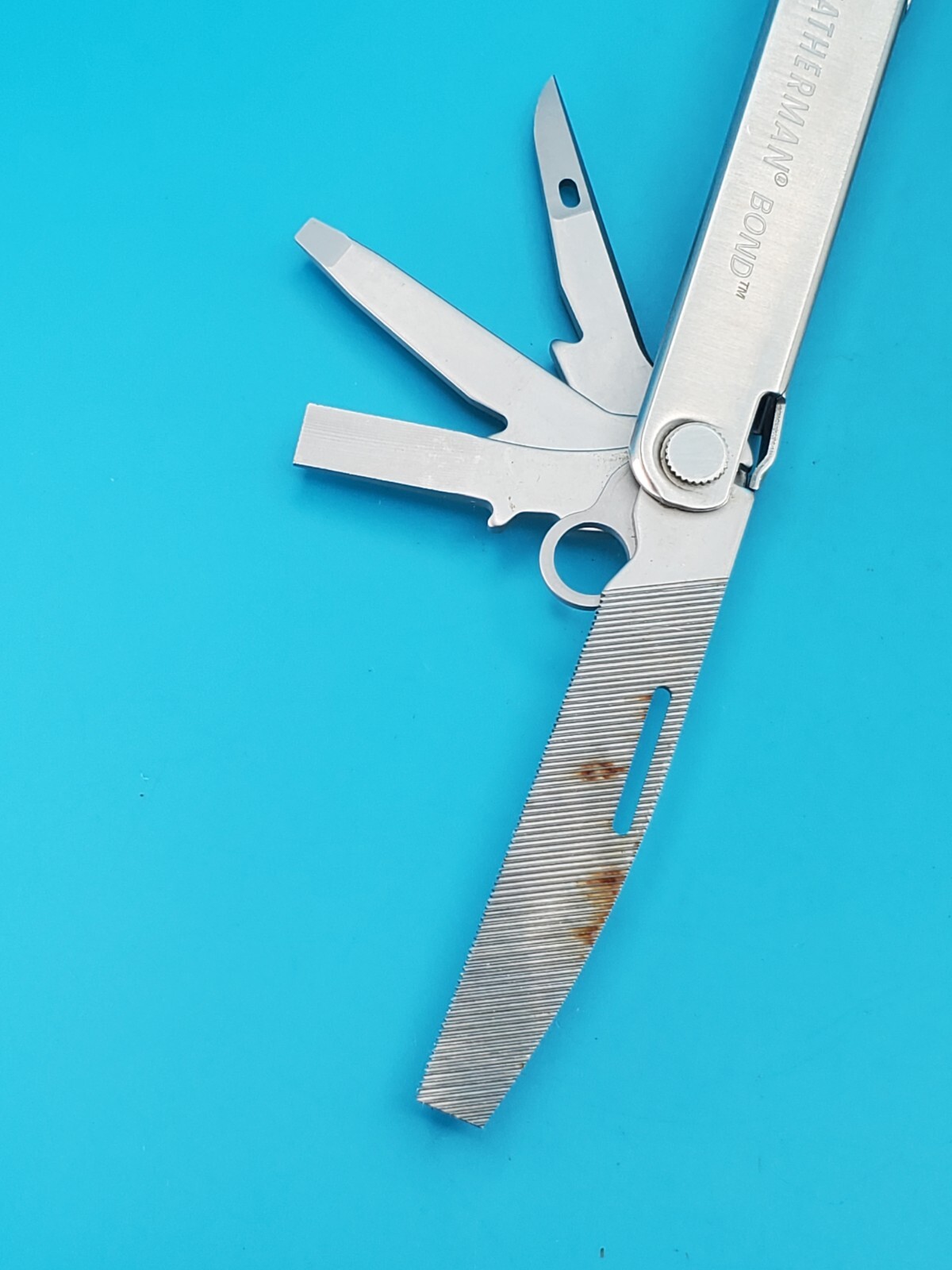 LEATHERMAN Bond Multitool, Stainless Steel Everyday Tool!