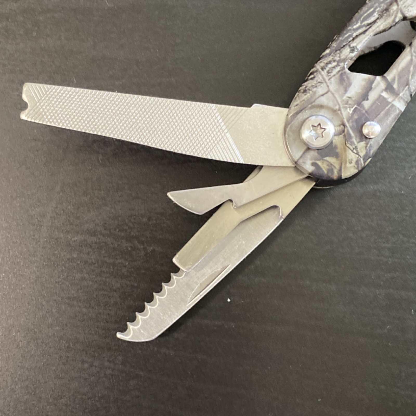 Guidesman Multi-Tool Camo 10-in-1 Pliers Pocket Knife With Sheath