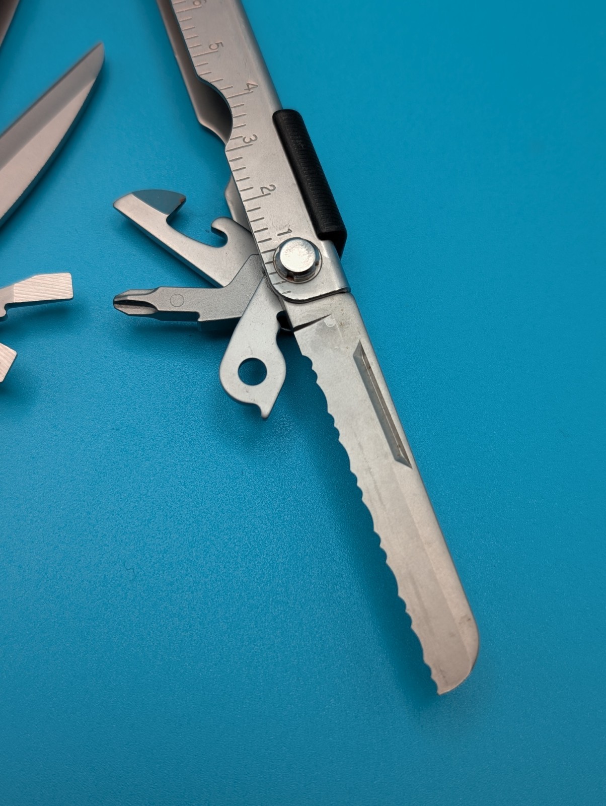 Gerber MP600 Silver Multi-Tool Needle Nose Pliers!