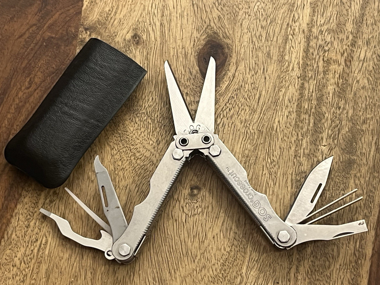 SOG Crosscut Multitool Knife TSA Confiscated w/SOG Sheath ~TASKCo￼