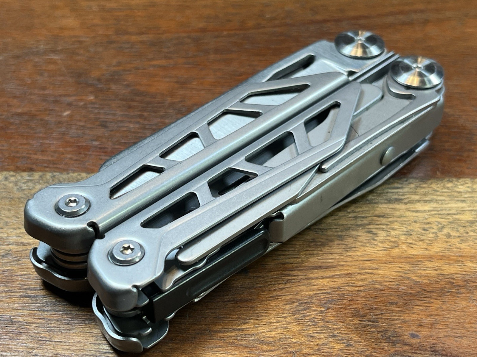 TSA CONFISCATED Hand Selected Inspected PREMIUM MULTITOOL (Lot of 5)