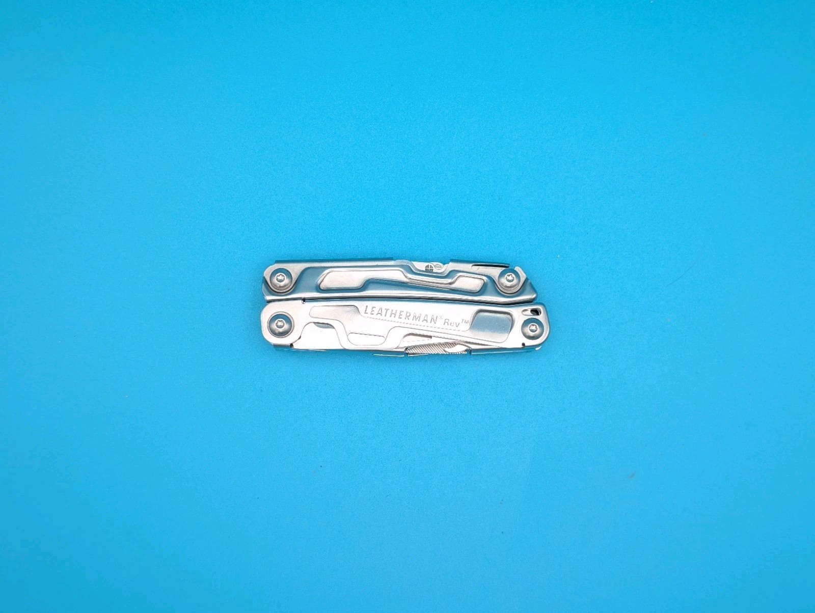 Leatherman Rev 3.8″ Multi-Tool, Stainless! *SOME RUST ON ITEM*