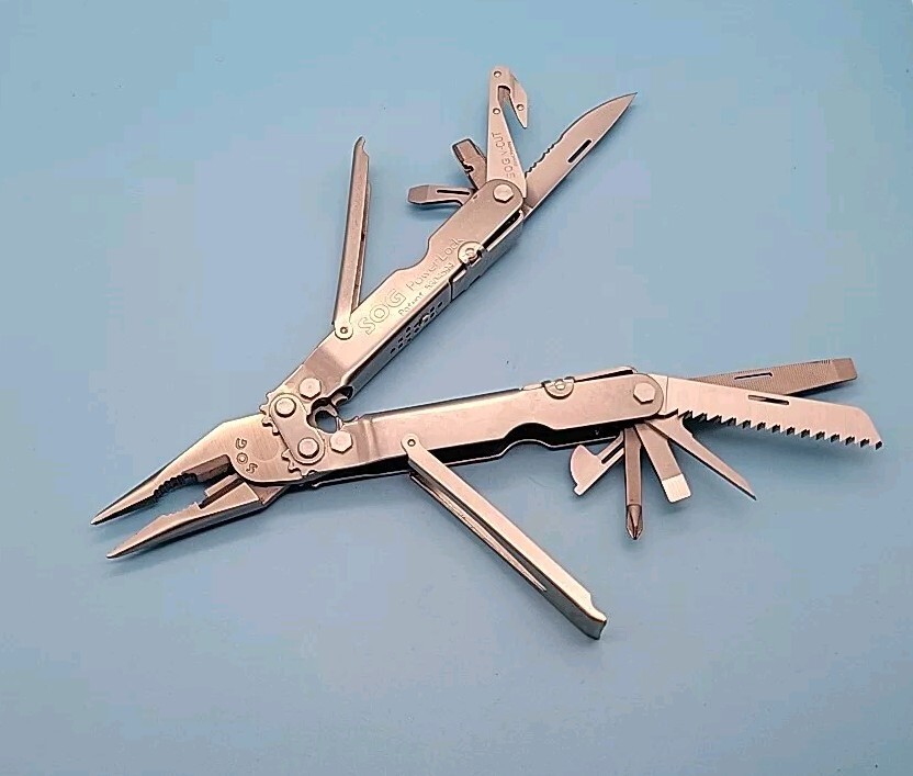 SOG PowerLock Multi-Tool – Compound Leverage Pliers – V-Cutter – 1/4 Driver