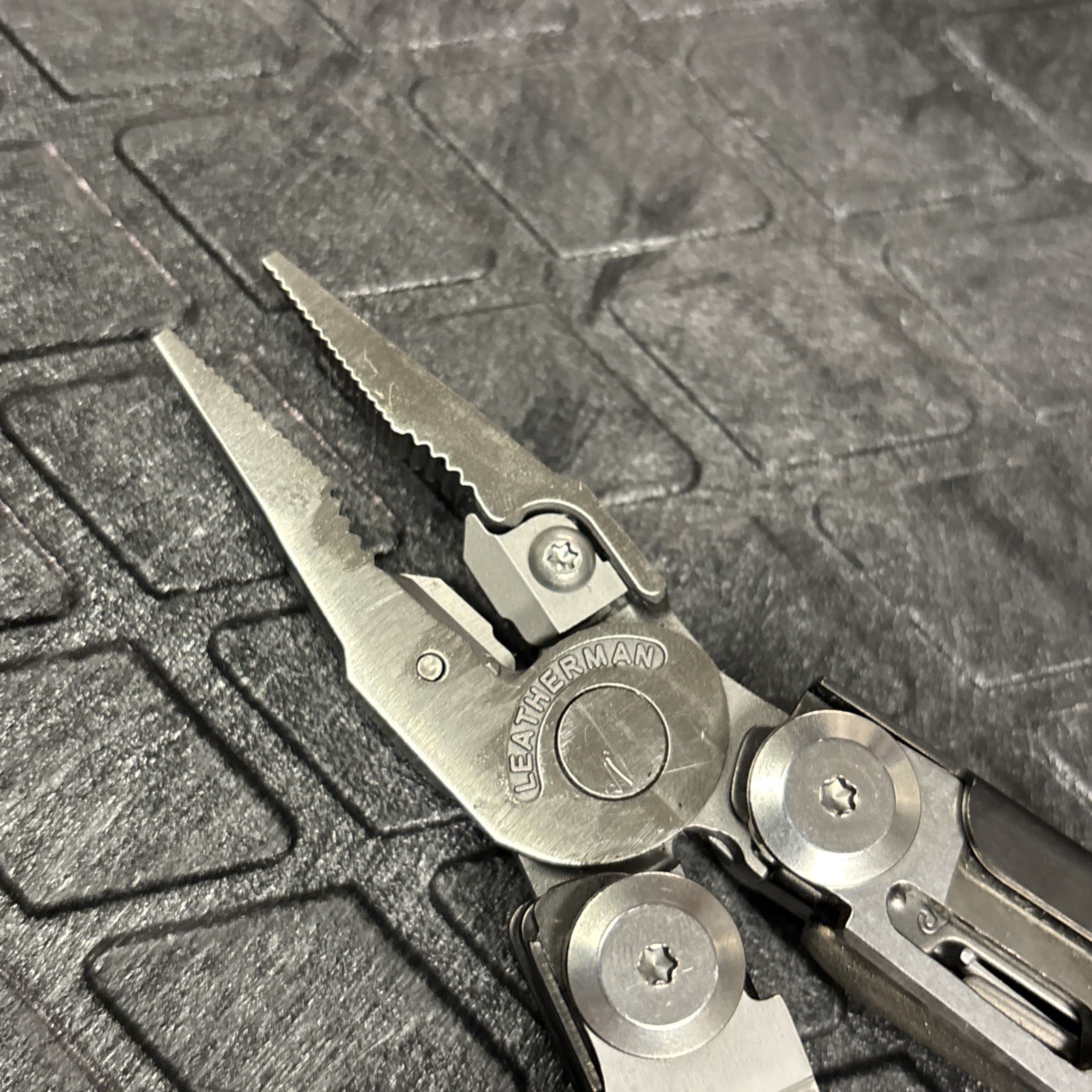 LEATHERMAN Signal Multi-Tool! Excellent!