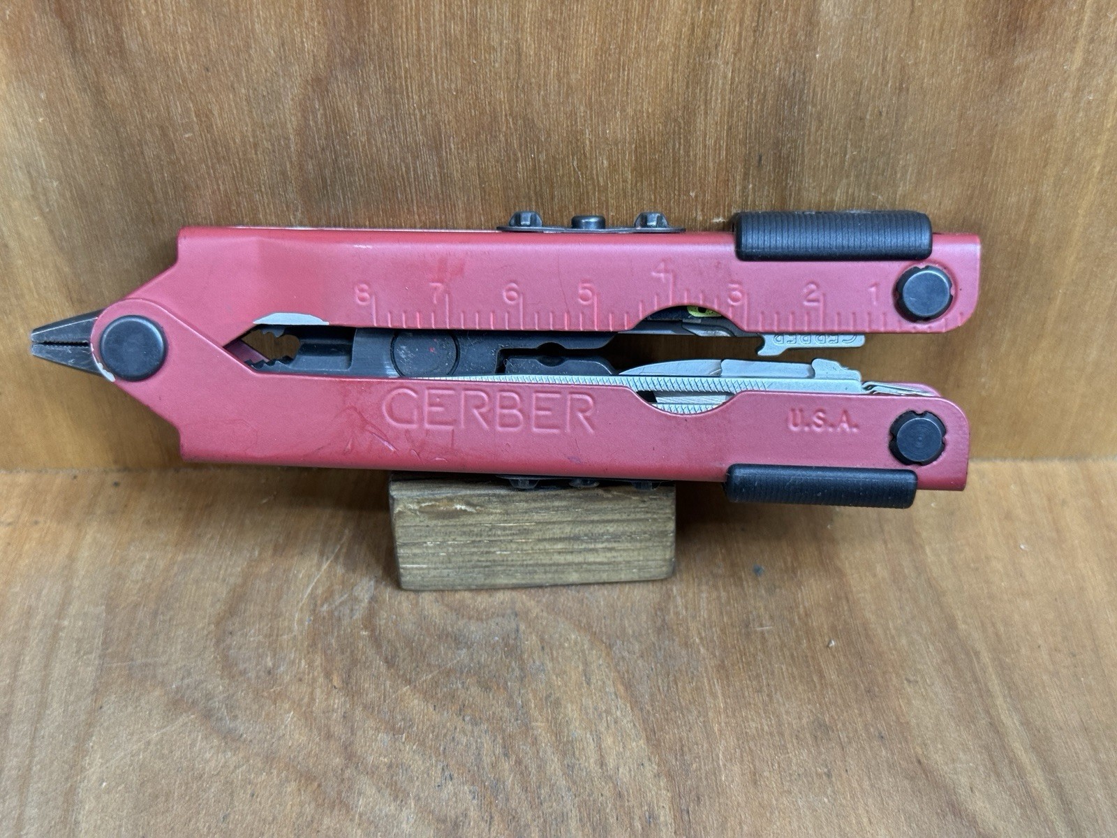 Rare Gerber Custom 600 Pro Scout RED w/Sheath USA Limited Edition EXCELLENT!