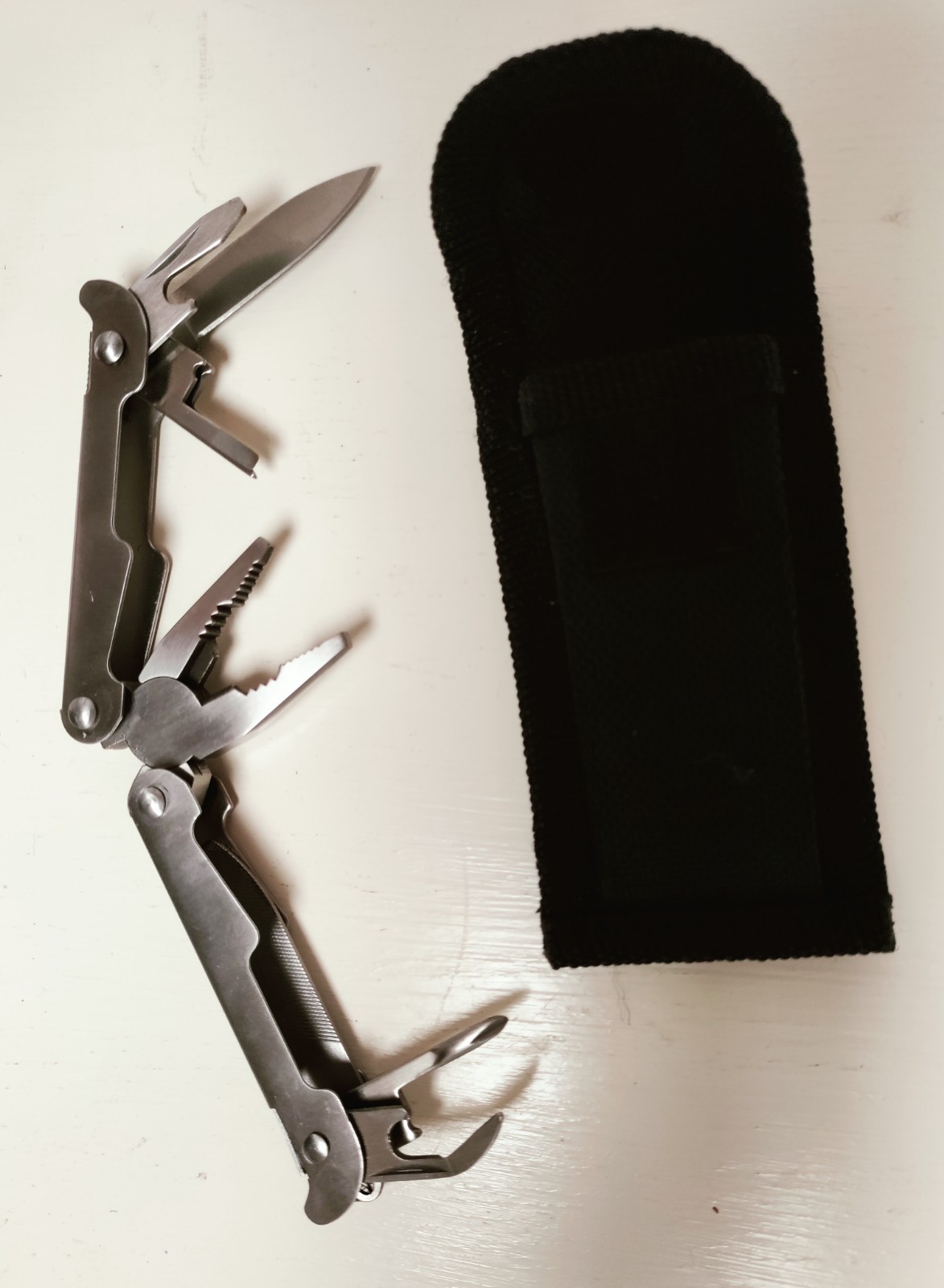 Folding Multi Tool 9 Functions w/ Knife Pliers Screwdrivers NEW IN CASE