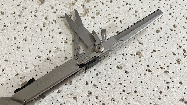 GERBER Flik Stainless Steel Silver MULTI-PLIER Multi Tool Pliers,Knife,Scissors-