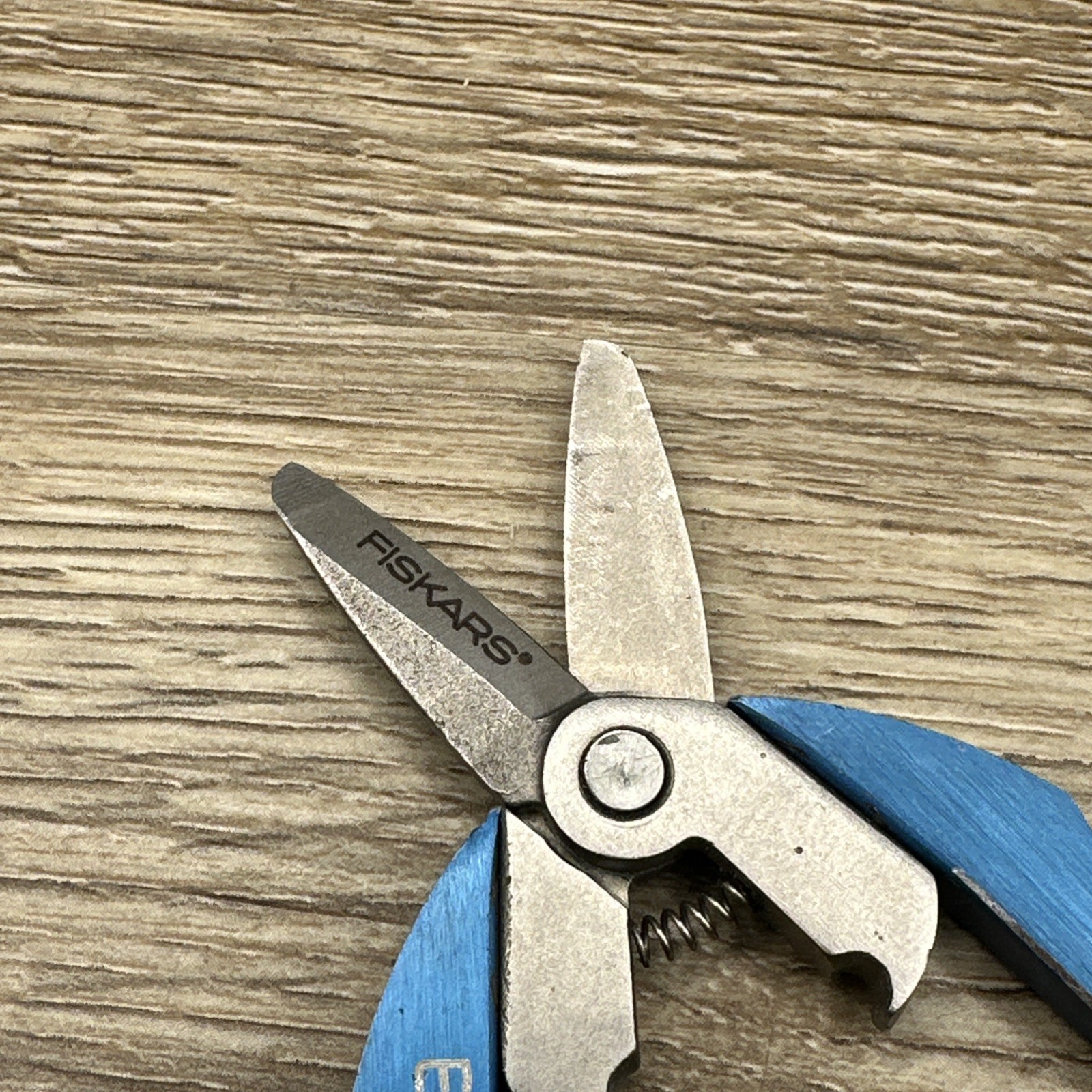 Gerber Eclipse Fiskars Multitool Scissors File Knife Screwdriver Bottle Opener