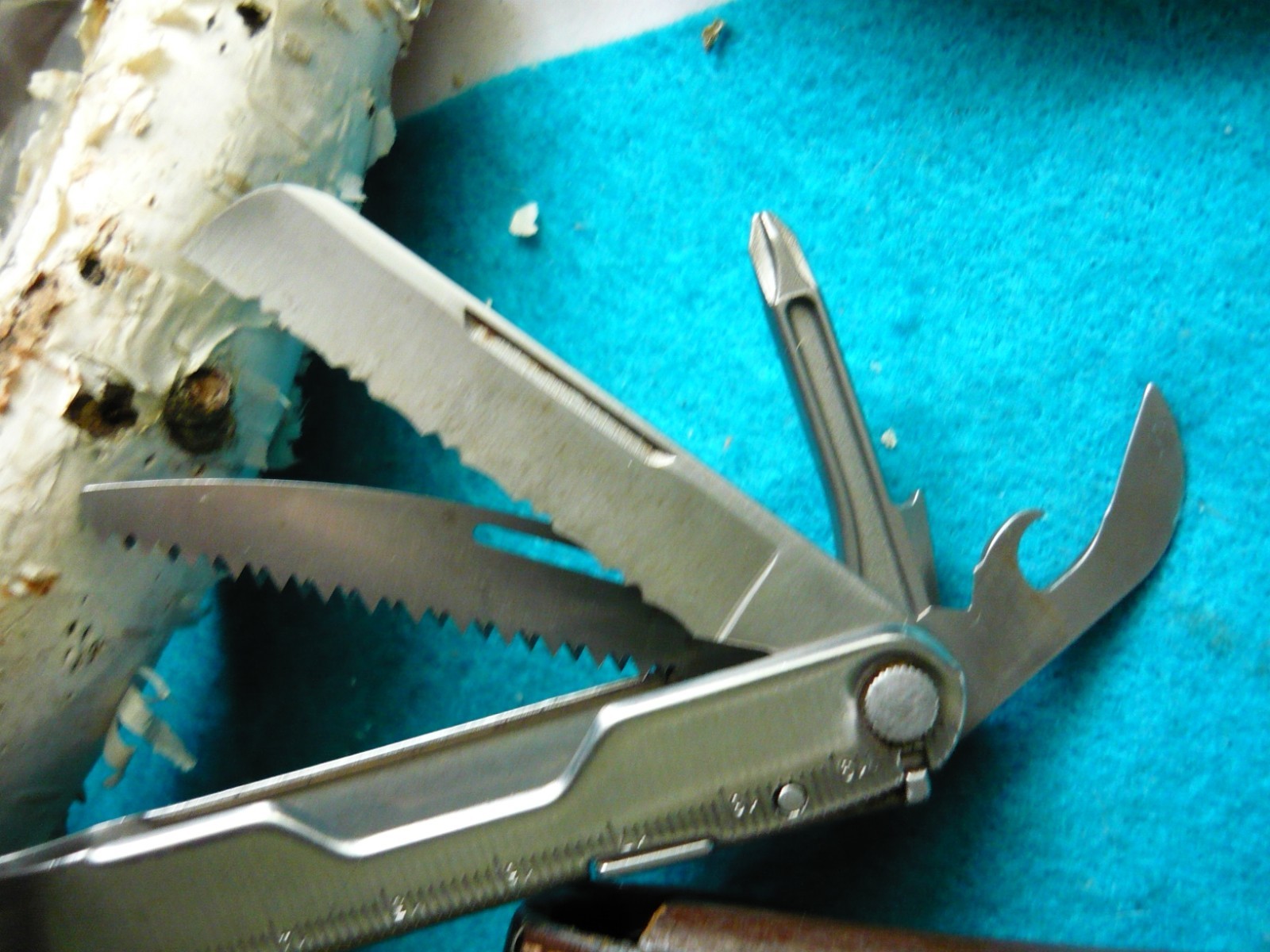 ***Leatherman Rebar Stainless Steel Multi Tool with Sheath***