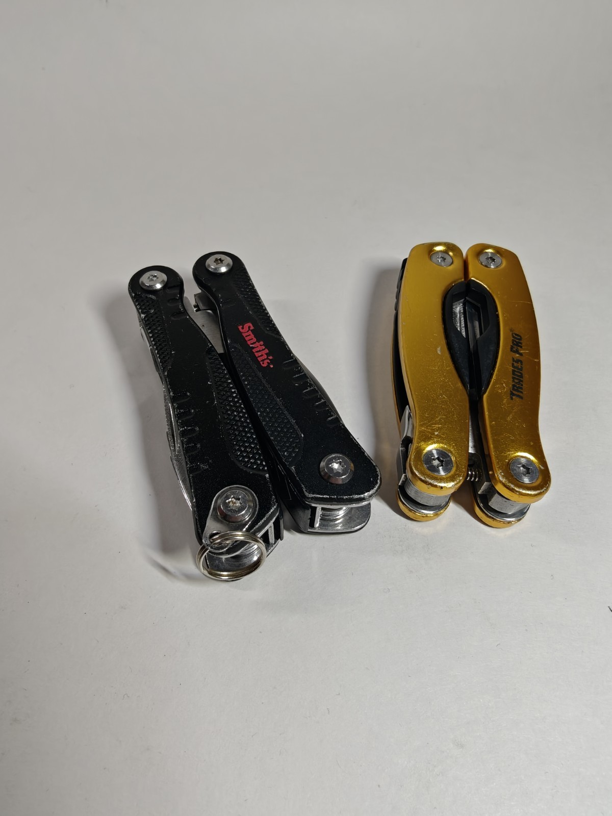Smith’s & Trades Pro Multi Tool Lot of 2 – Pliers Knife Screwdriver EDC