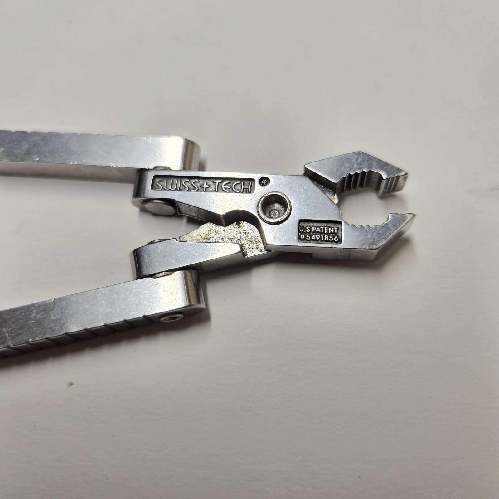 Swiss + Tech Micro-Tech 6-in-1 Multi Tool 1.75″ Folding Pliers Stainless Steel
