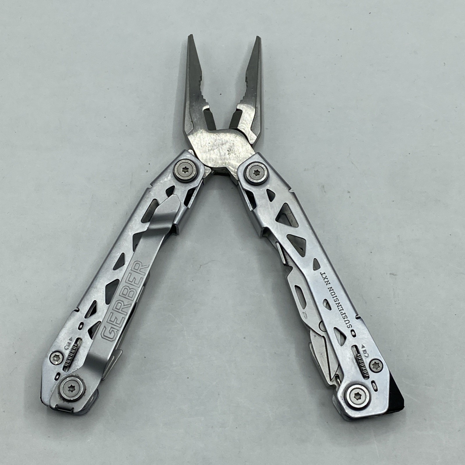 Gerber Suspension NXT & Paraframe I Knife Logo Combo – Silver
