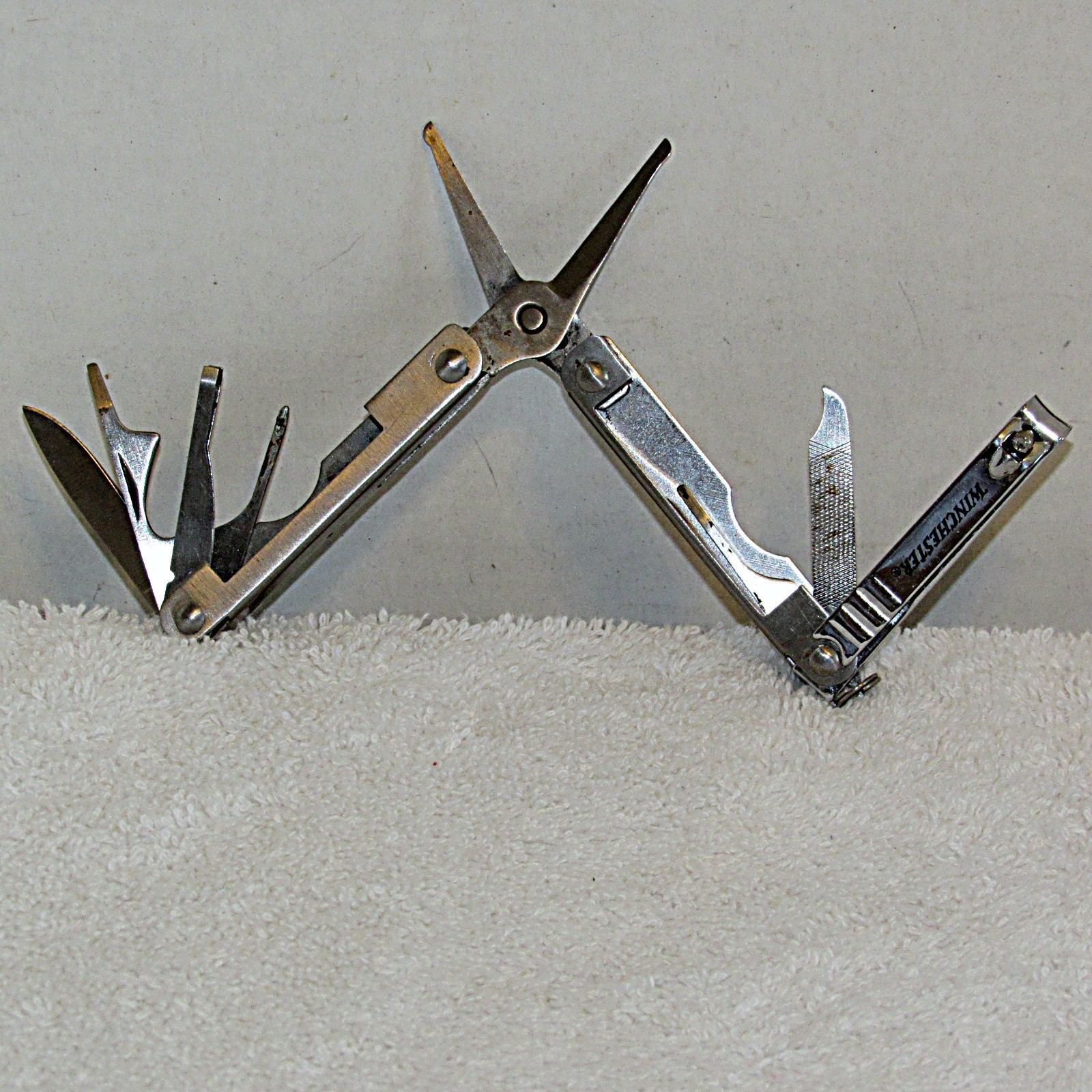 Winchester Stainless 8 Function Multi-Tool with Nail clipper