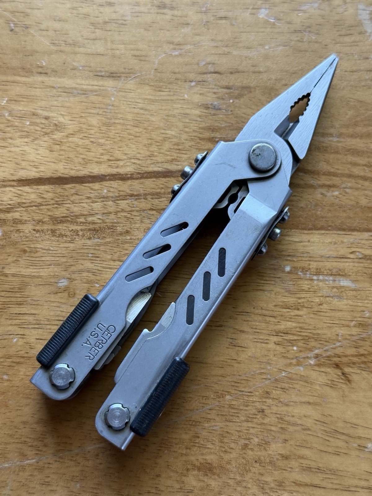 Gerber MP400 Compact Sport Multitool Multi-Plier Stainless Silver Engraved Used