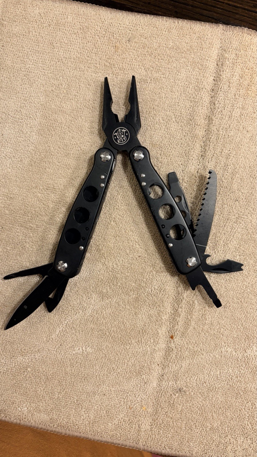 Smith & Wesson Black Multi Tool Pliers Knife Saw Screwdriver Survival EDC