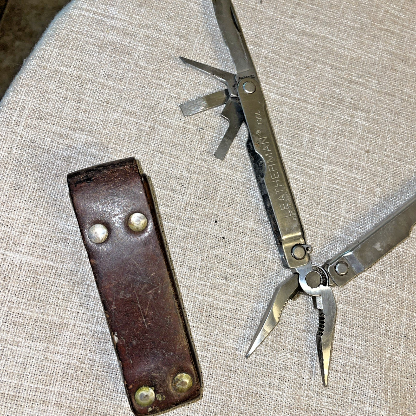Vintage Leatherman 9 Multi Tool With Sheath. USA Made Pat. 1325473