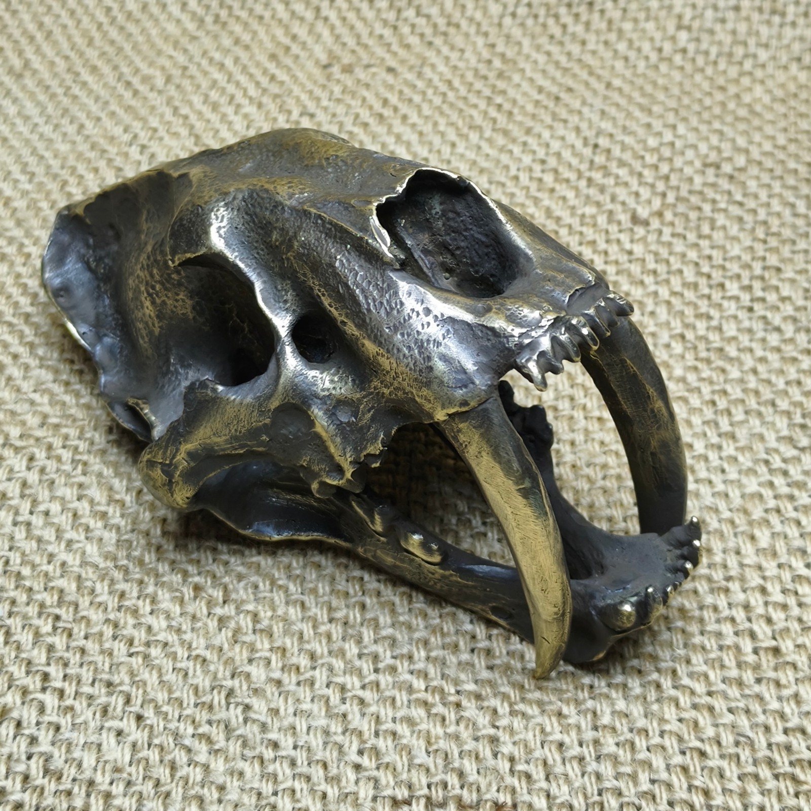 Brass copper saber tooth tiger ornament Artistic handcraft cast feline animal