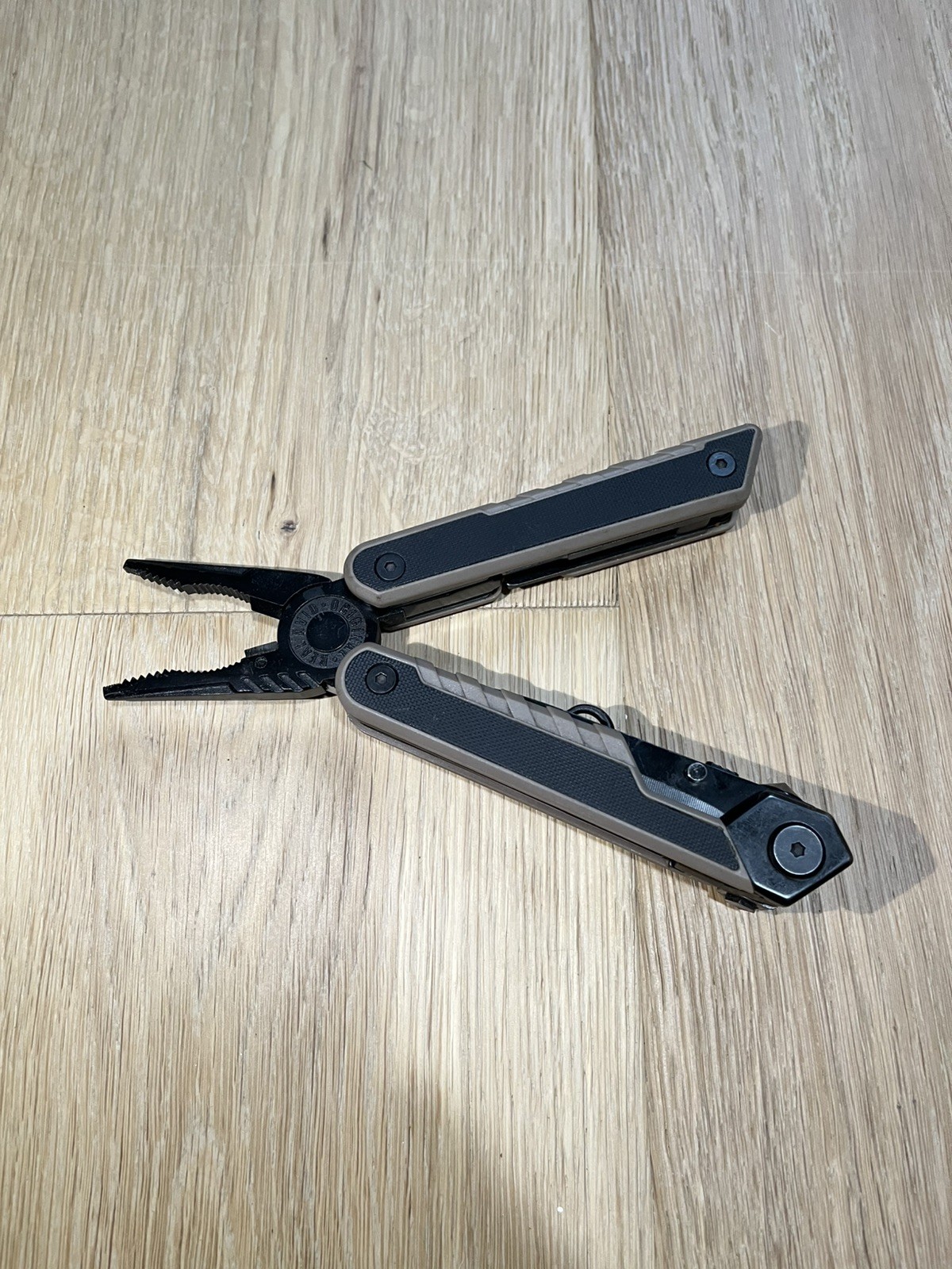 Real Avid Multi-Tool AR15 Hunting Rifle Tool Pliers Knife One attachment missing
