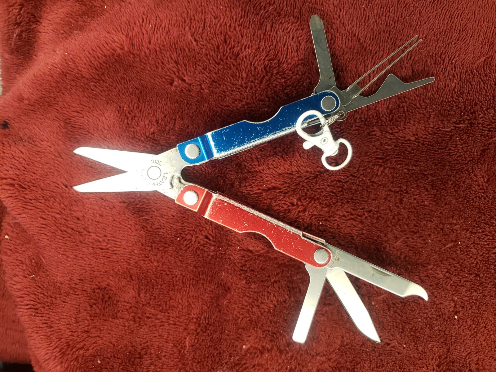 🔪🔪 Leatherman Micra Red Blue Multitool White claw keychain 0121 date code