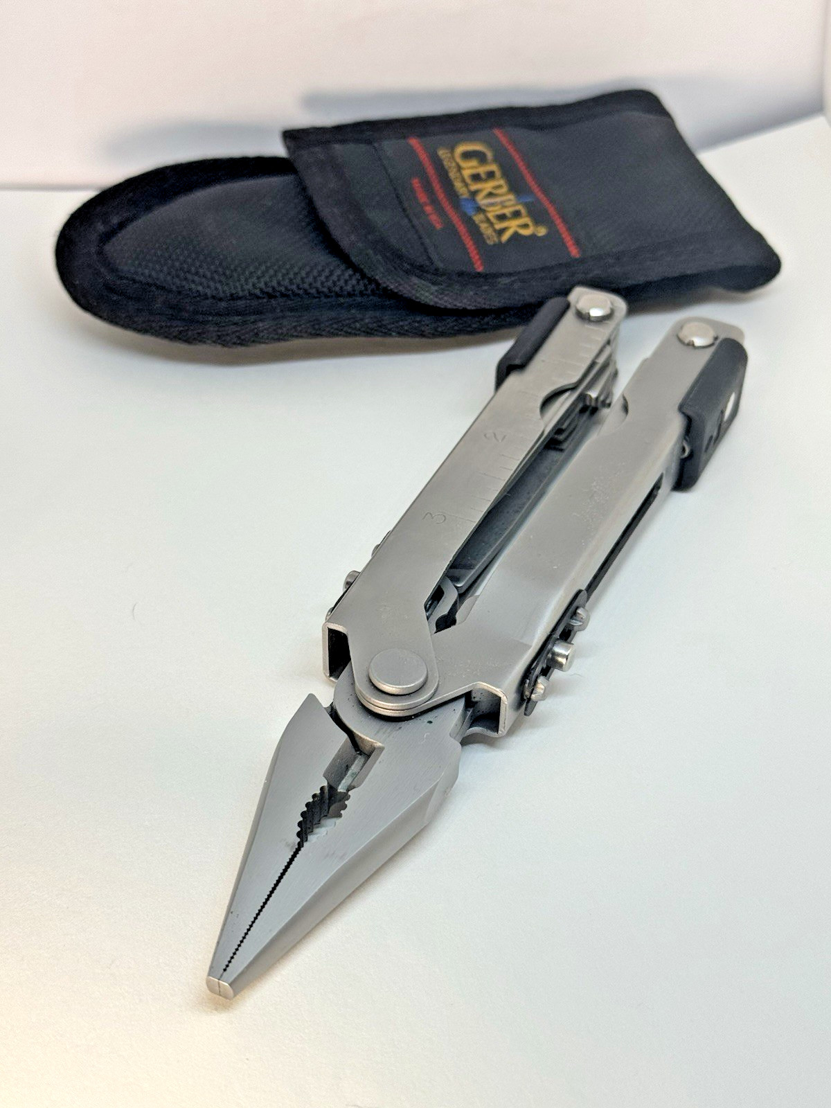 Excellent Gerber Legendary Blades Multi Tool In Nylon Belt Pouch Simonds USA