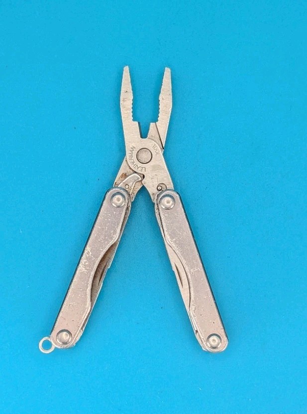Leatherman Squirt P4 Multi-Tool, Key Ring, Retired, GRAY! USED