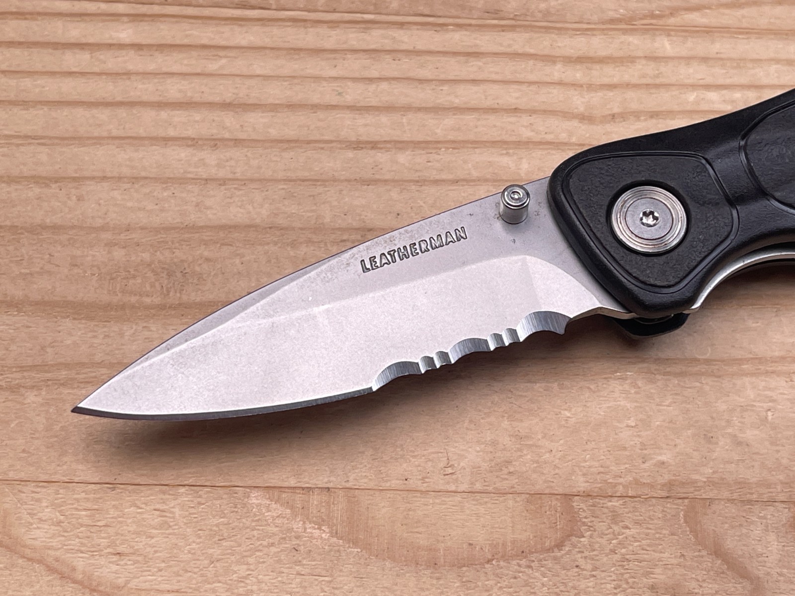 Leatherman E301 Satin Combo Edge w/Bottle Opener Clip Folding Pocket Knife