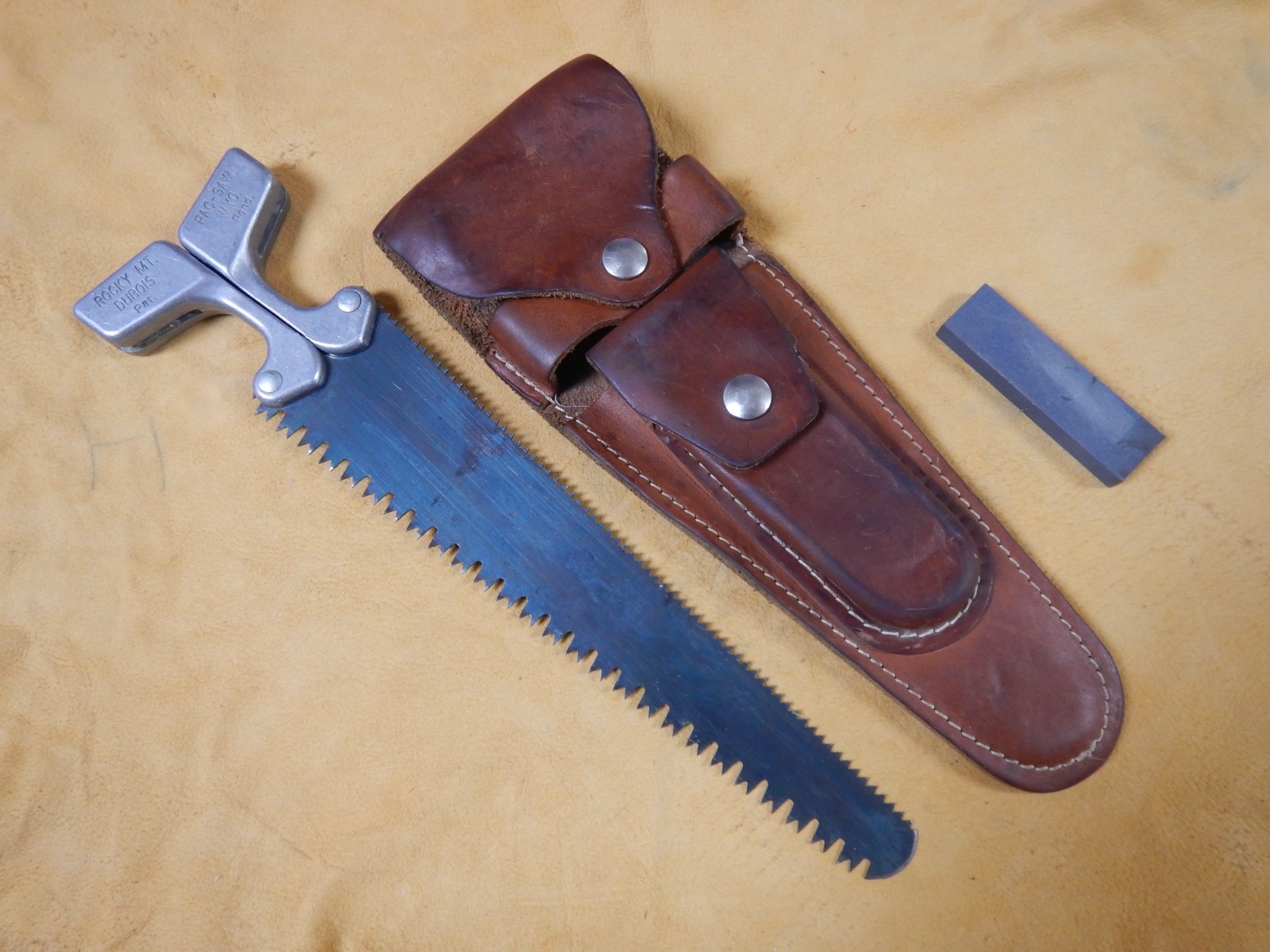 Wyoming Pac Saw Vintage W/ Leather Sheath 12-1/2″ Long Nice Shape