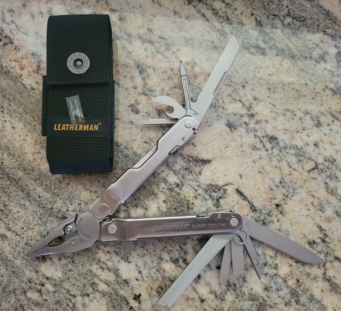 LEATHERMAN SUPER TOOL 300 Ultimate Multi Tool Stainless + Premium Nylon Sheath
