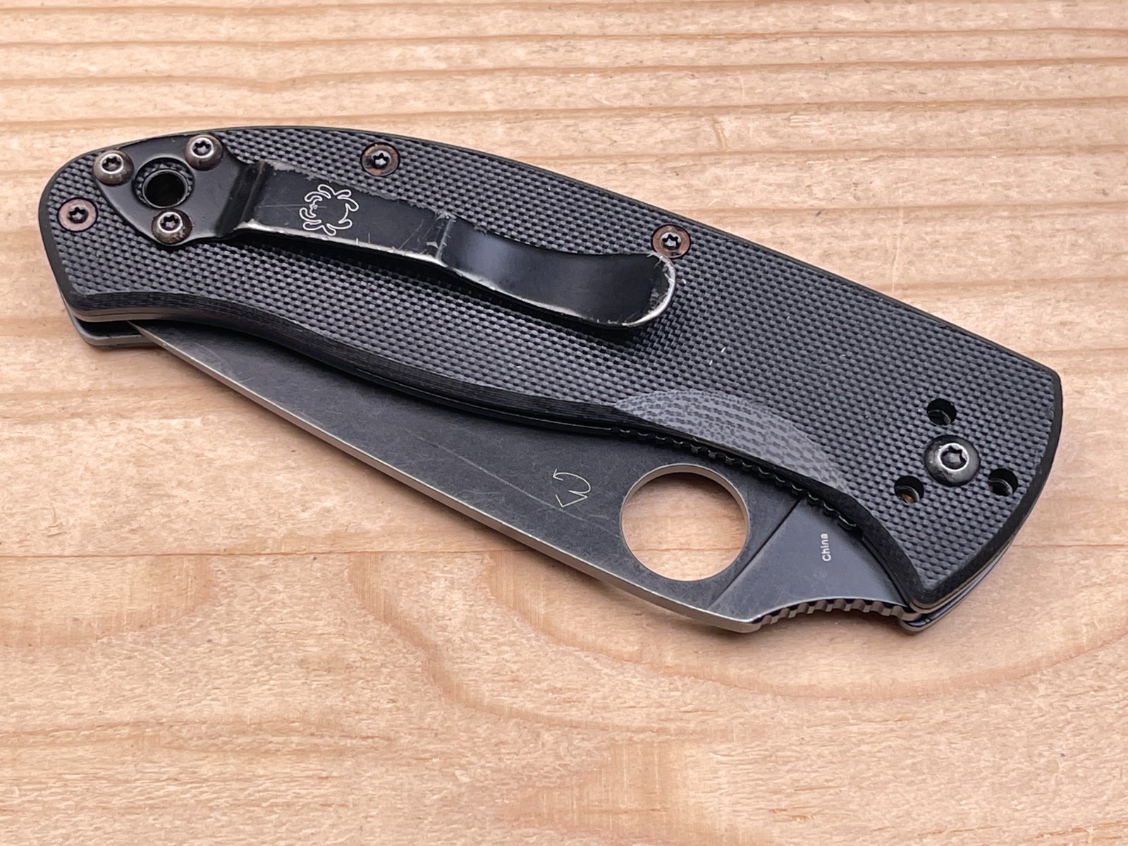 Spyderco Tenacious Folding Pocket Knife 8Cr13MoV Black Partially Serrated Blade
