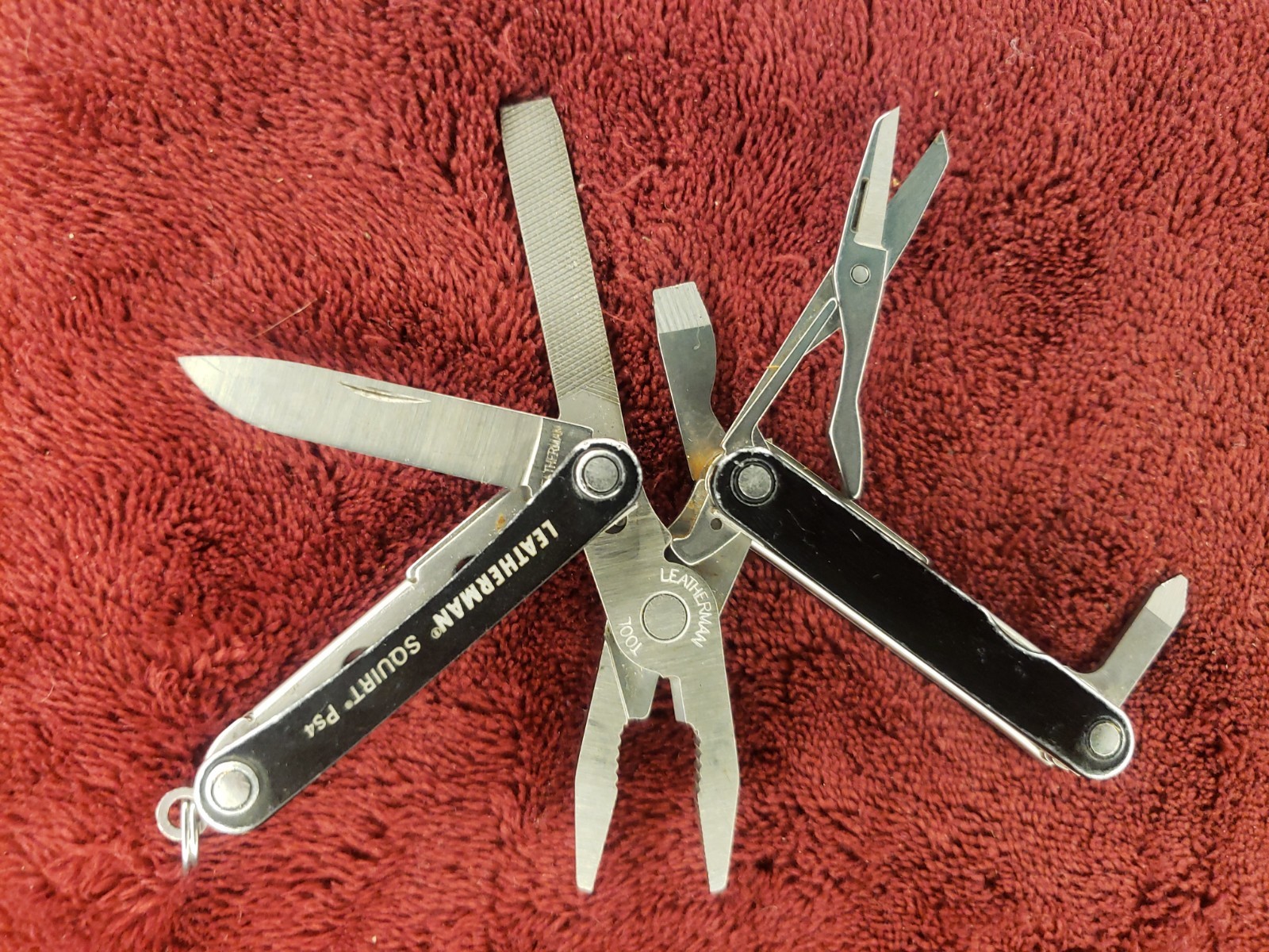 🔴 Leatherman Squirt PS4 Multi-Tool Black Keychain