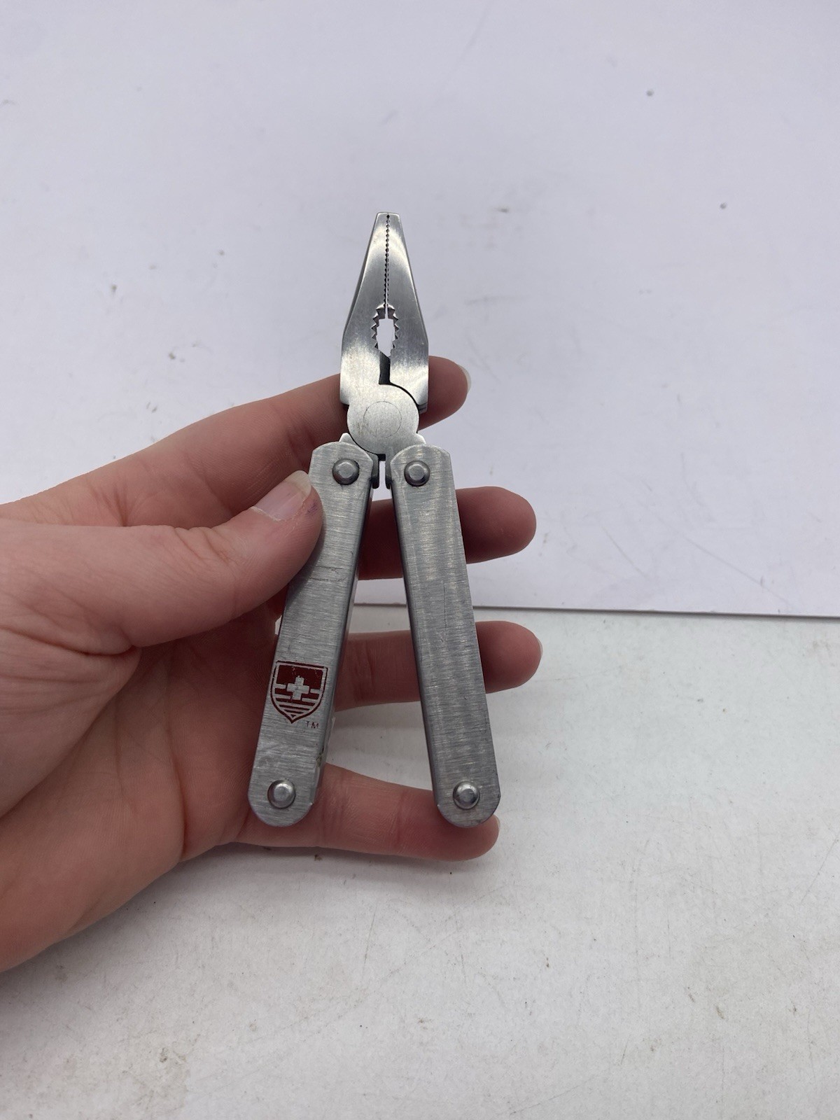 swiss army multi tool plier fire starter