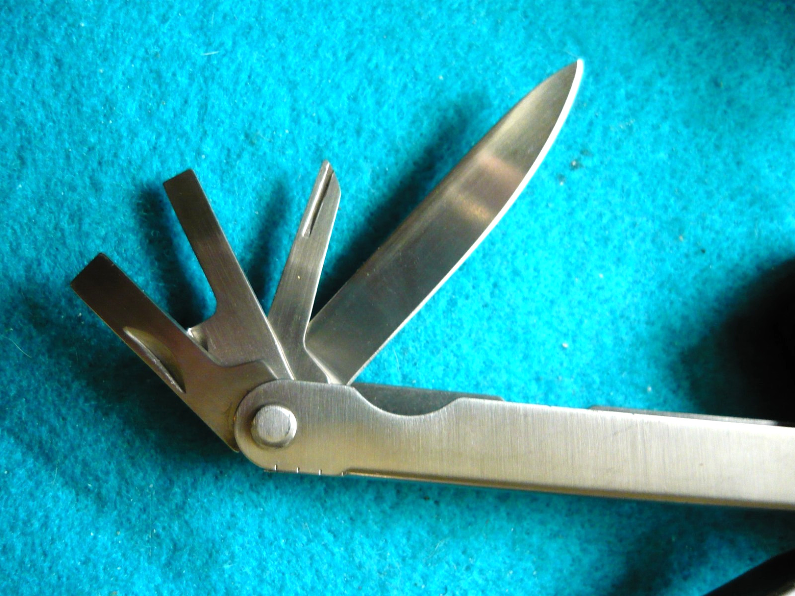 ***Leatherman BIG LETTER PST Multi-Tool -Japan NIB***Dk Brown sheath