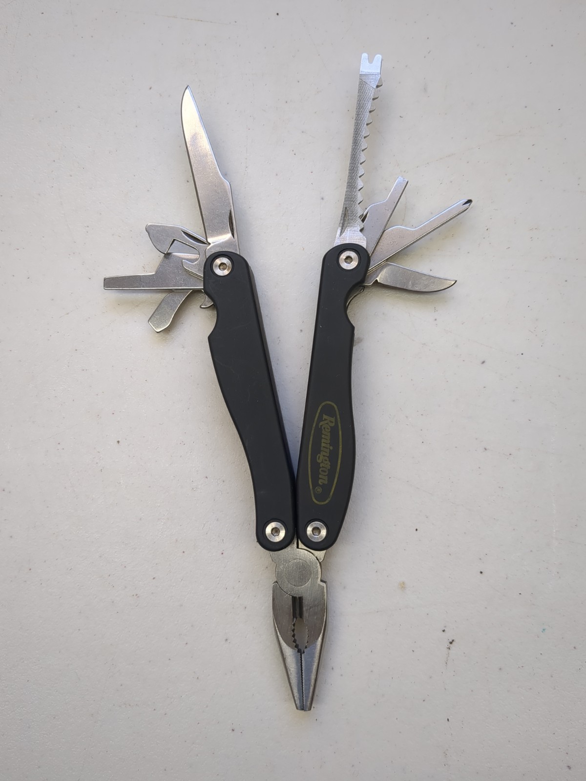 Remington foldable survival multi-tool knife Stainless Fold To 4” Black