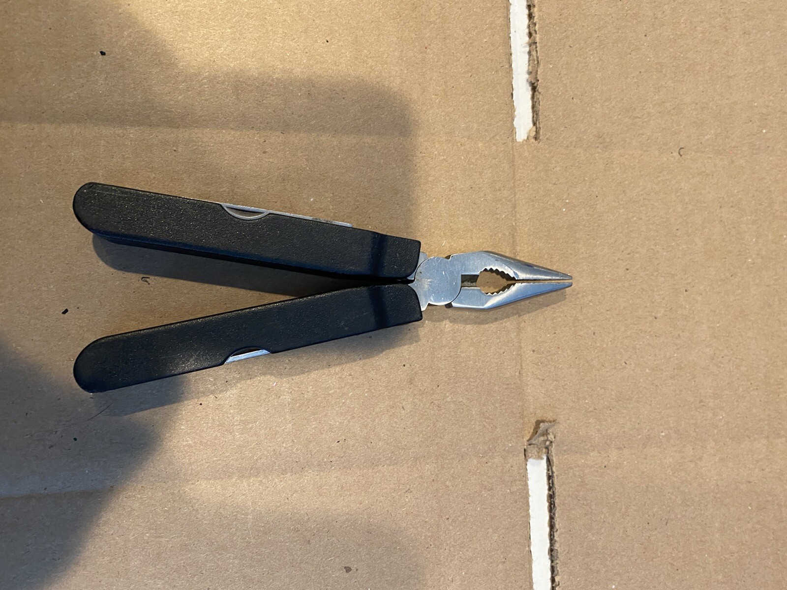 Multi tool Unbranded- Used – With Plastic Carrying Case
