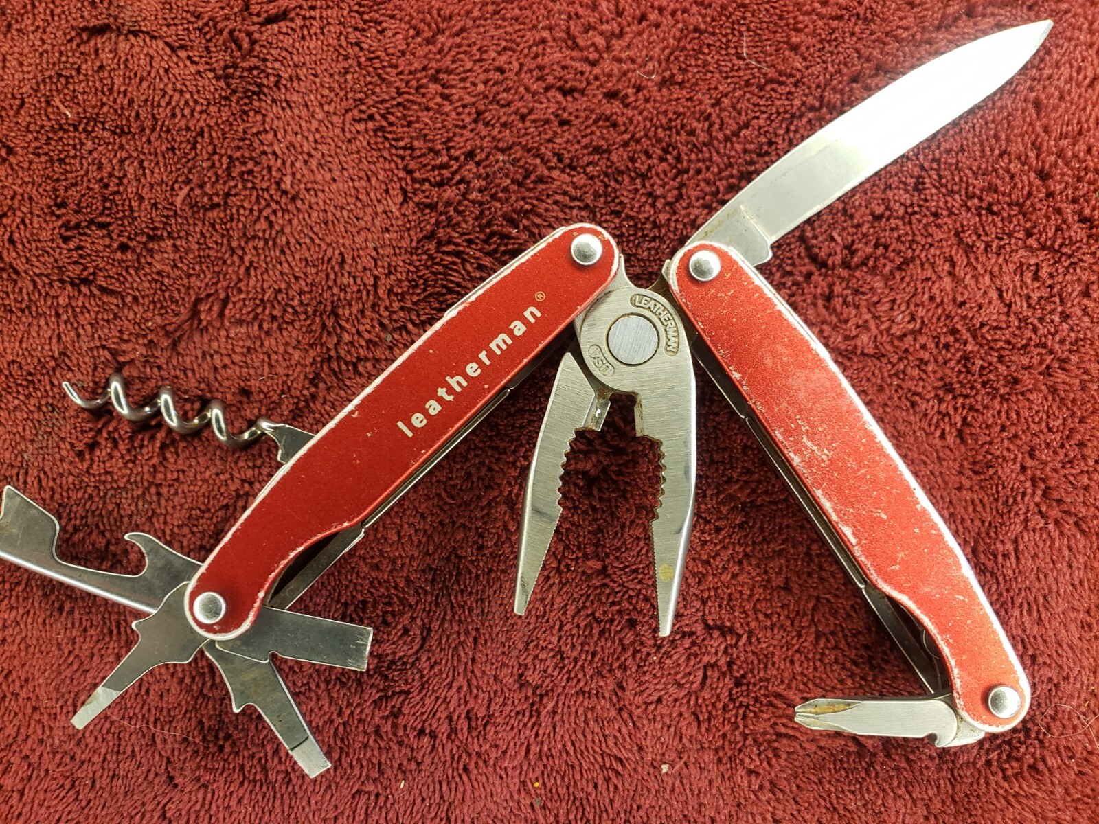 🔪🔪 Leatherman Juice C2 Red Multi-tool read
