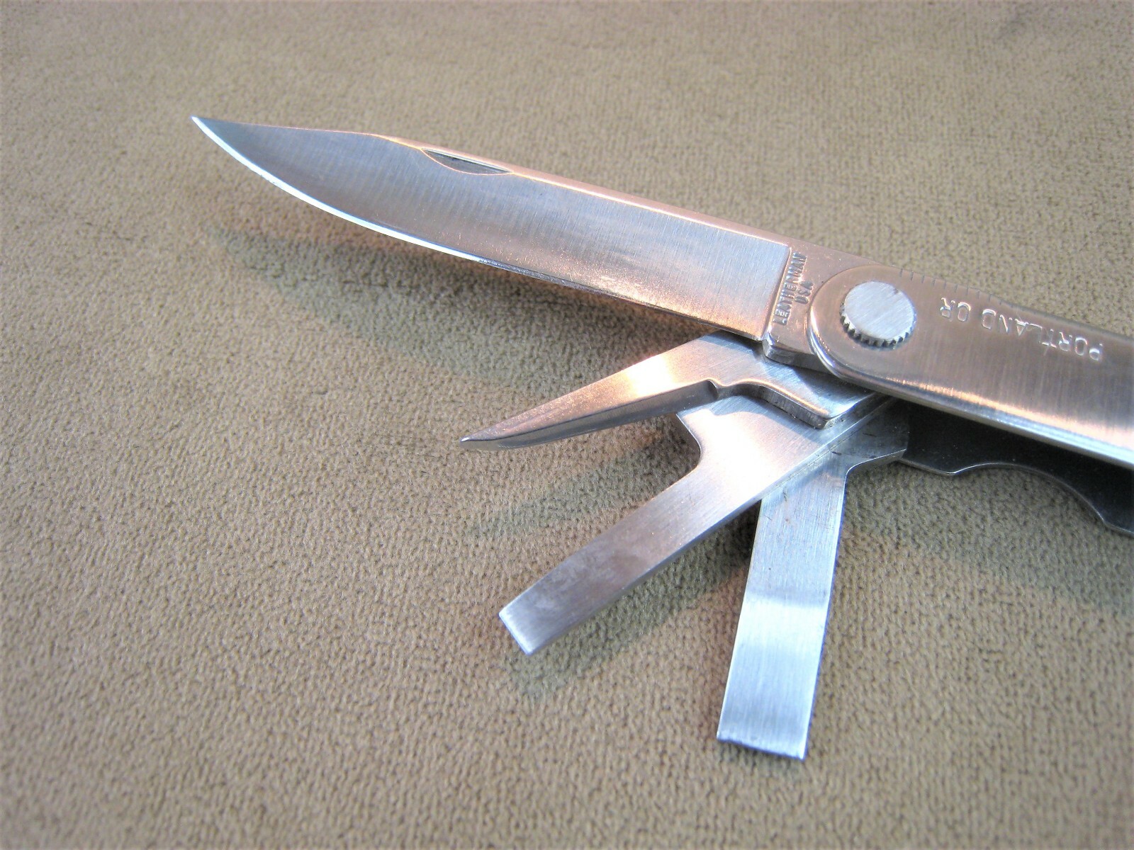 TIGHT! VINTAGE USA LEATHERMAN TOOL US. REG. TM 1325473 MULTI-TOOL KNIFE PLIERS
