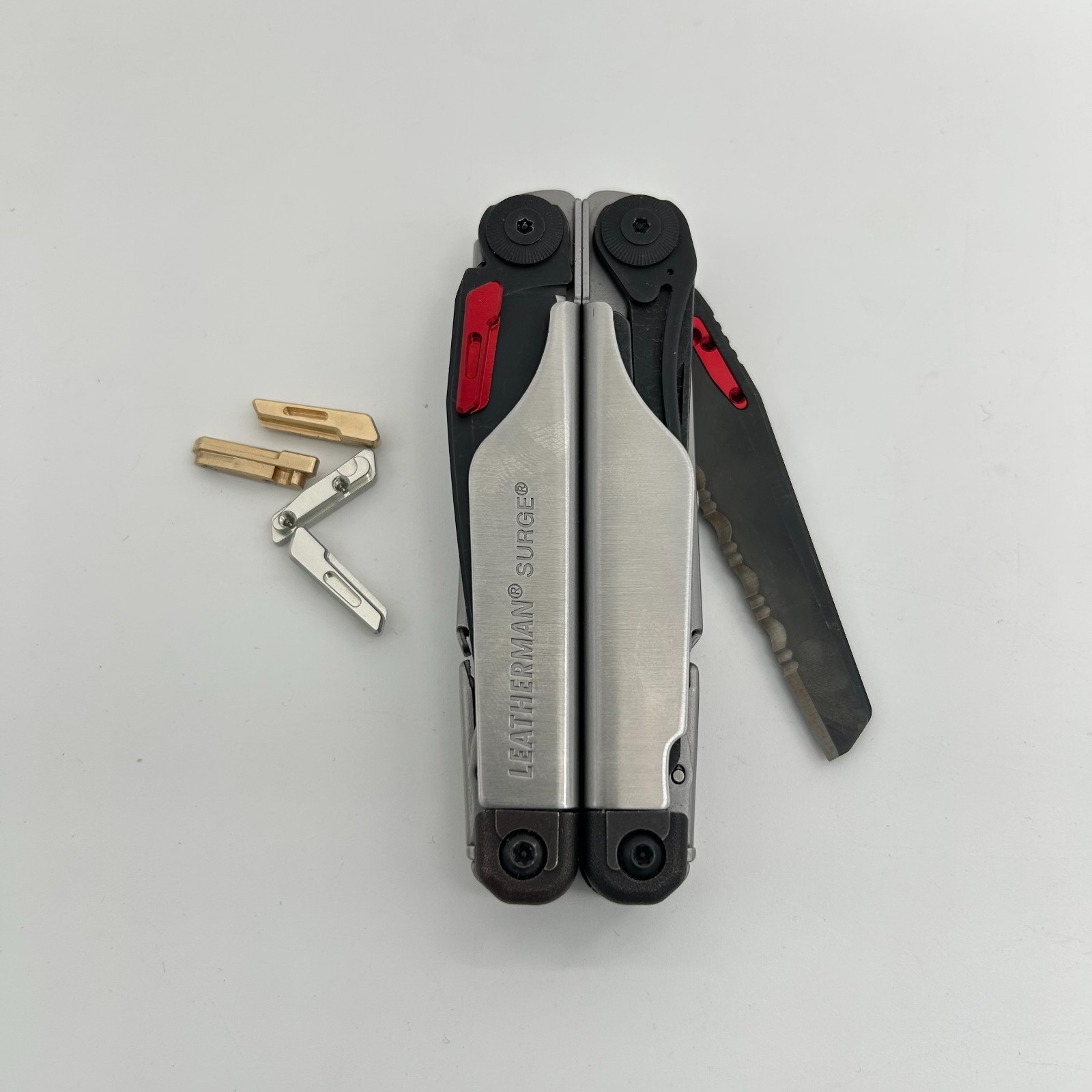 Custom Fast-Deployment Mod – Thumb Stud Upgrade Kit For Leatherman SURGE