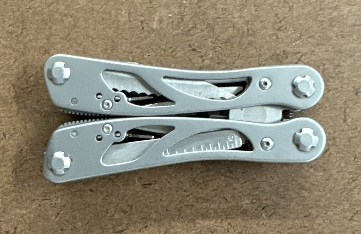 Winchester Winframe Butterfly Opening 12 In 1 Multitool 22-41473