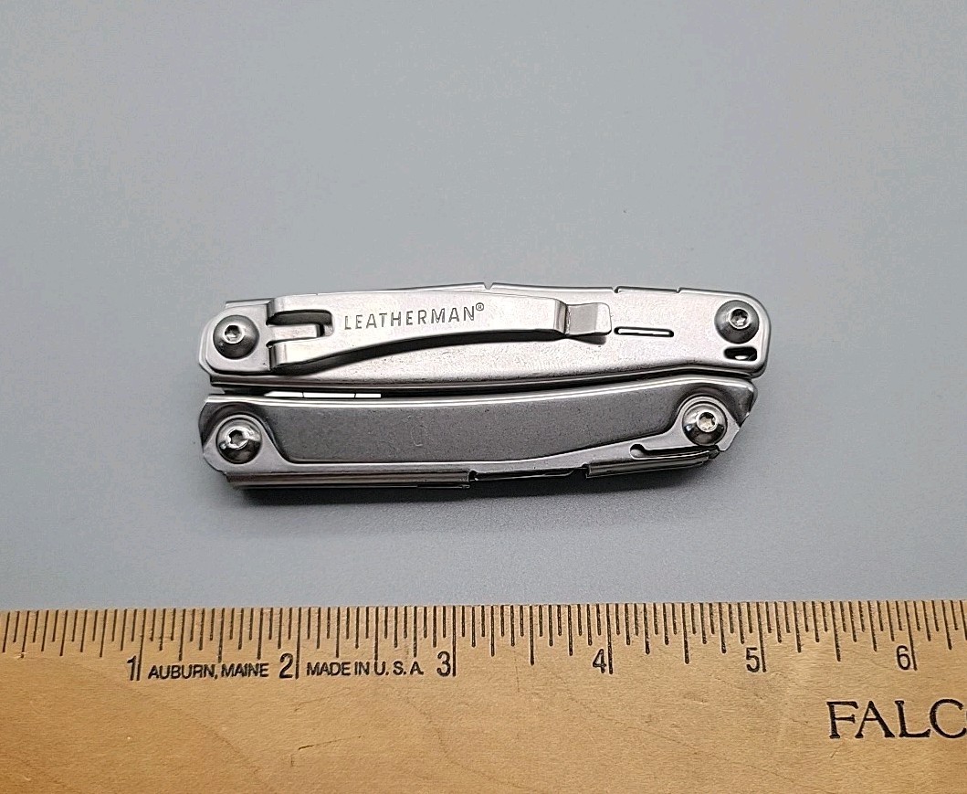 Leatherman Bolster Multi Tool – Pliers, Knife, File, Screwdrivers, Can Opener