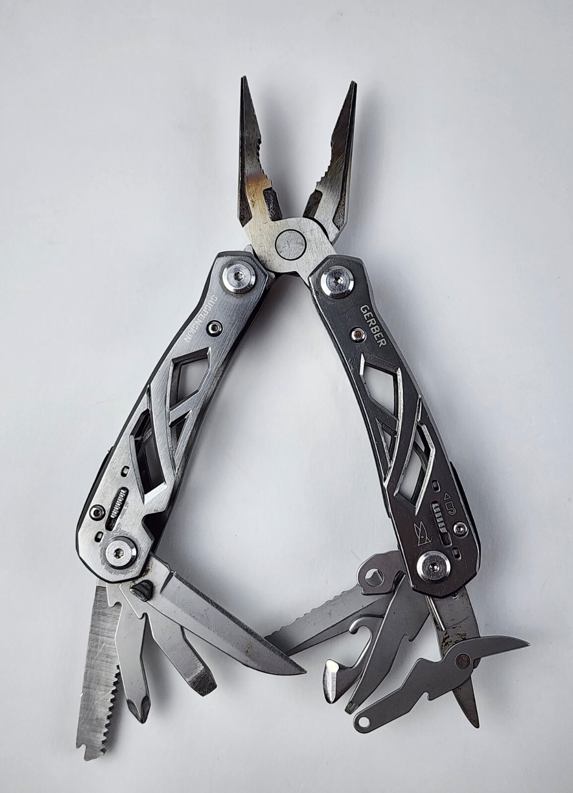 Gerber Suspension Multi-Tool 10 Different Tools w/ Rubber Grip