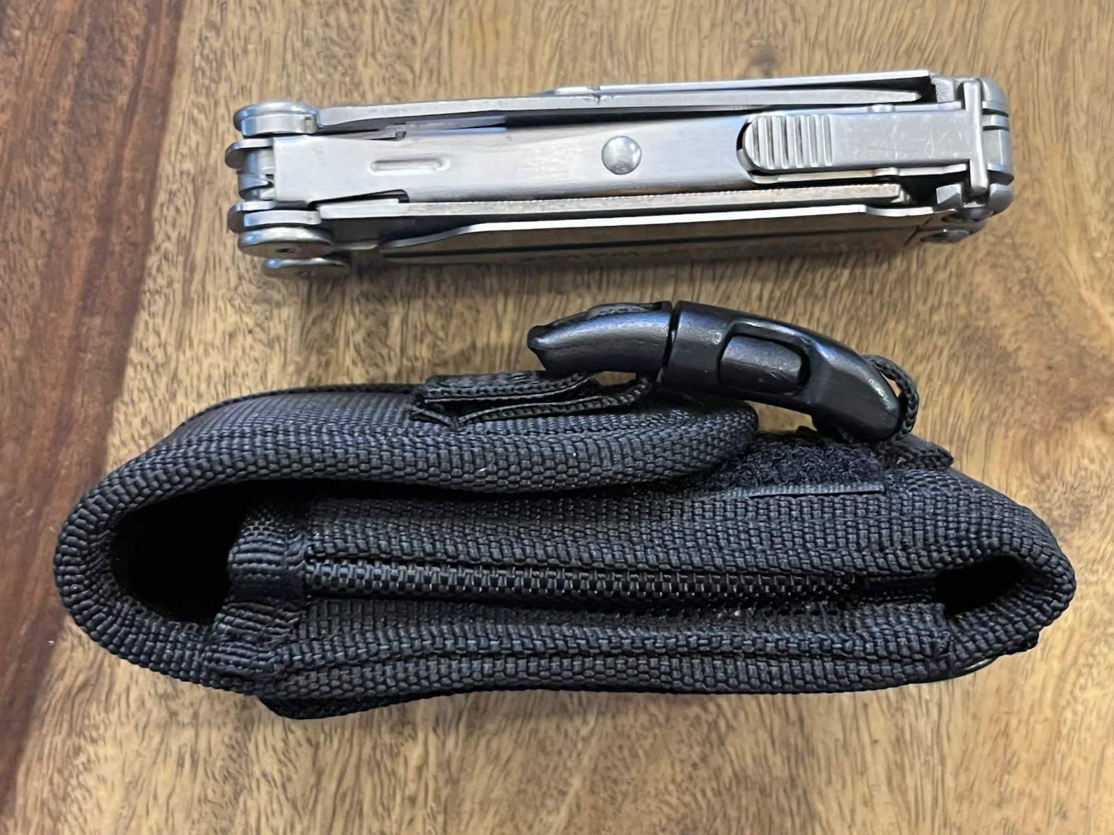 Leatherman Wave Multi-Tool Knife Great Condition!! w/New Molle Sheath ~TASKCo