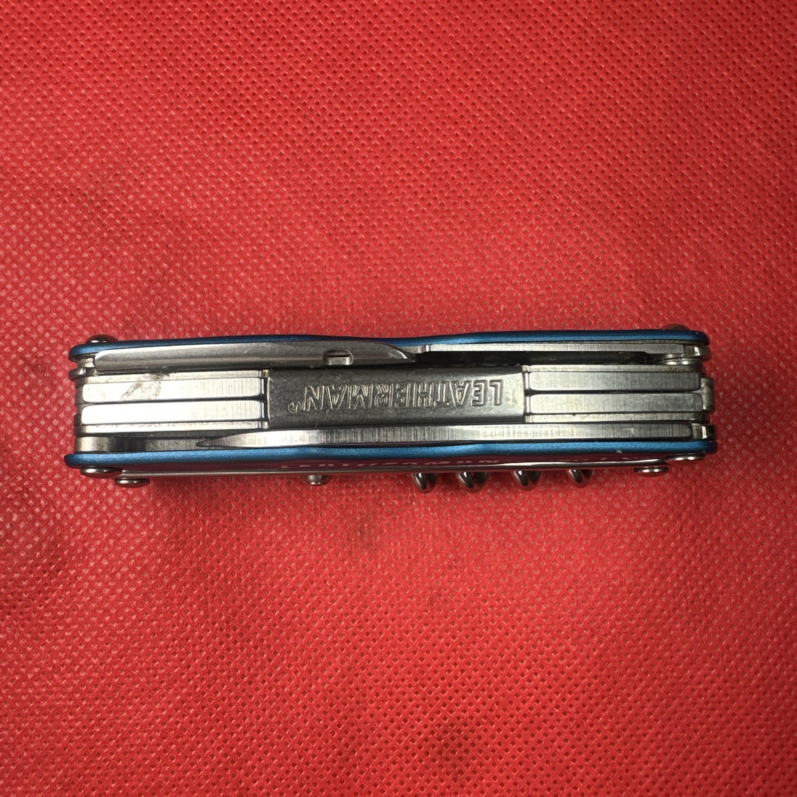 Rare & Discontinued Blue Gen 2 Leatherman Juice CS4, Fish, Home, Great EDC