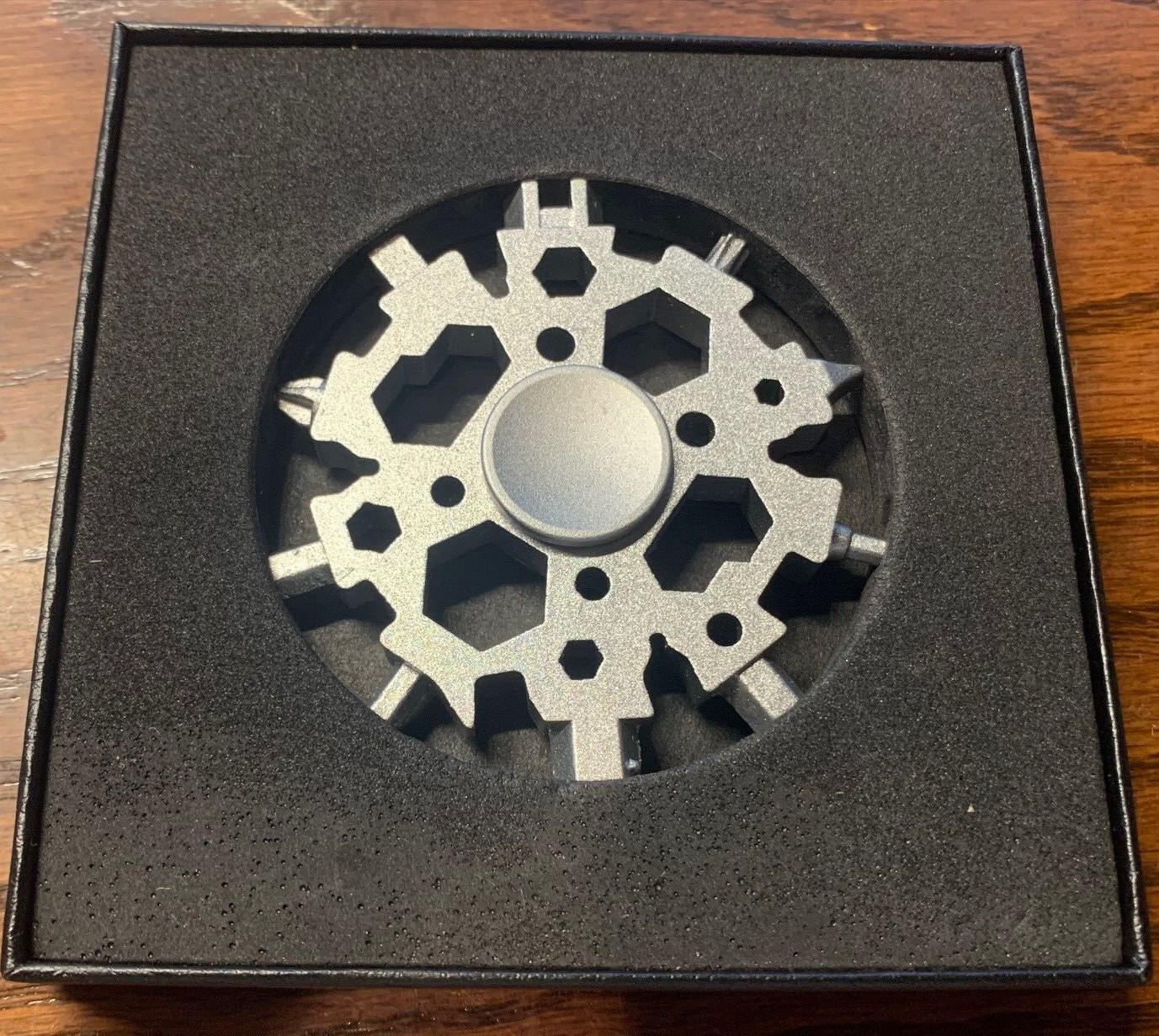 Snowflake Multitool 22 in 1 Snowflake Multi Tool with Fidget Spinners Is a Gift