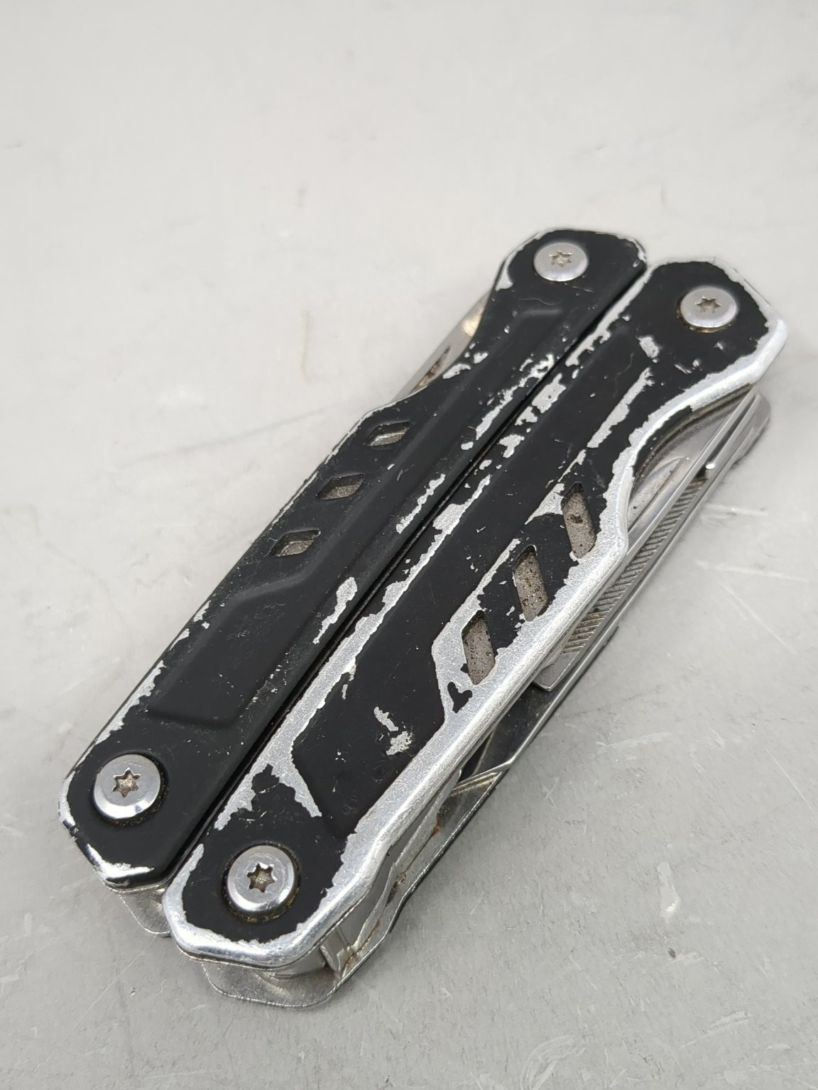 Black Weathered Multi-Tool Camping Knives & Tools with Pliers 10 Tools