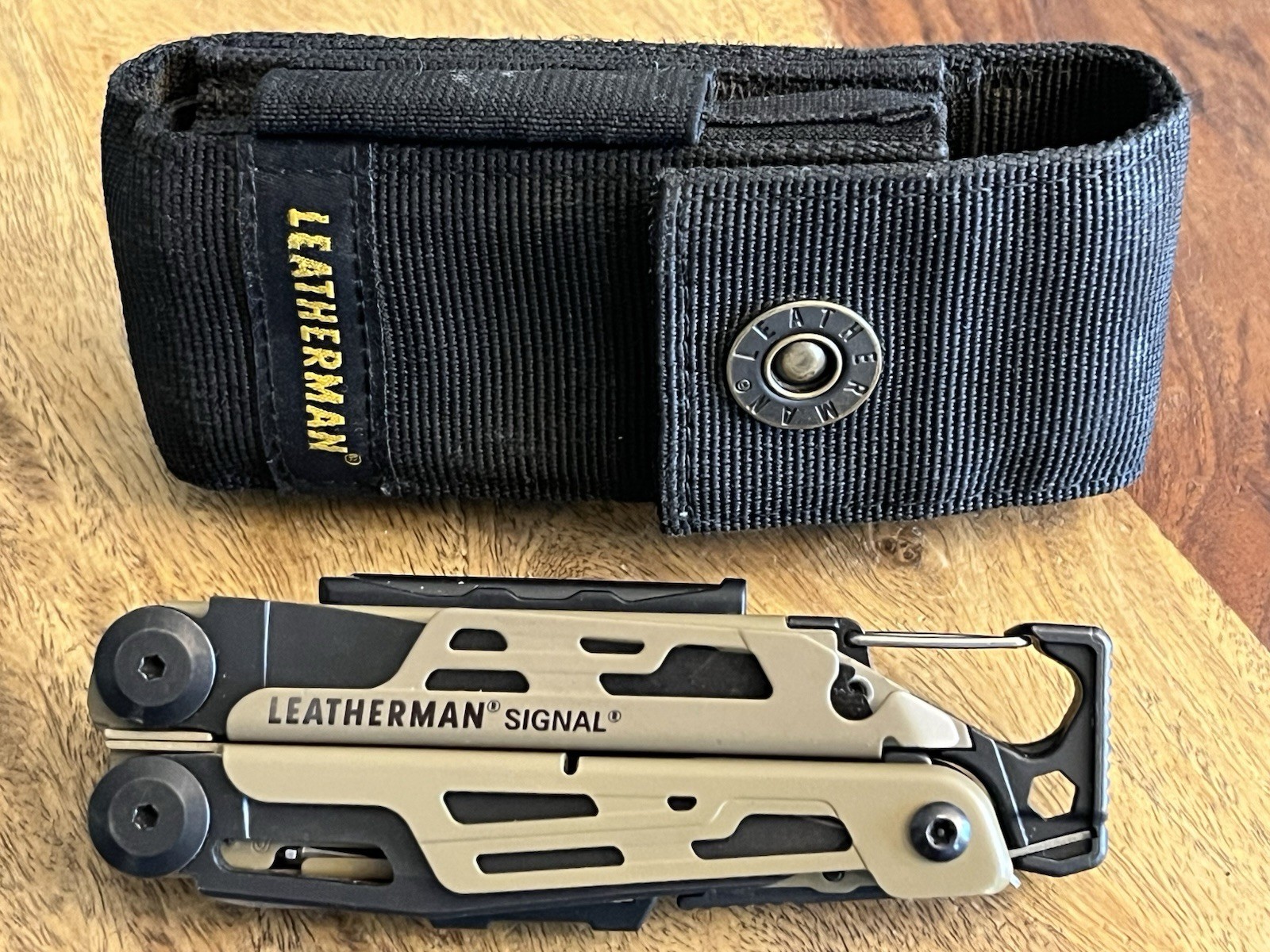 08/2022 Leatherman Coyote Tan Signal Multi-Tool Excellent!!! w/Beautiful Sheath