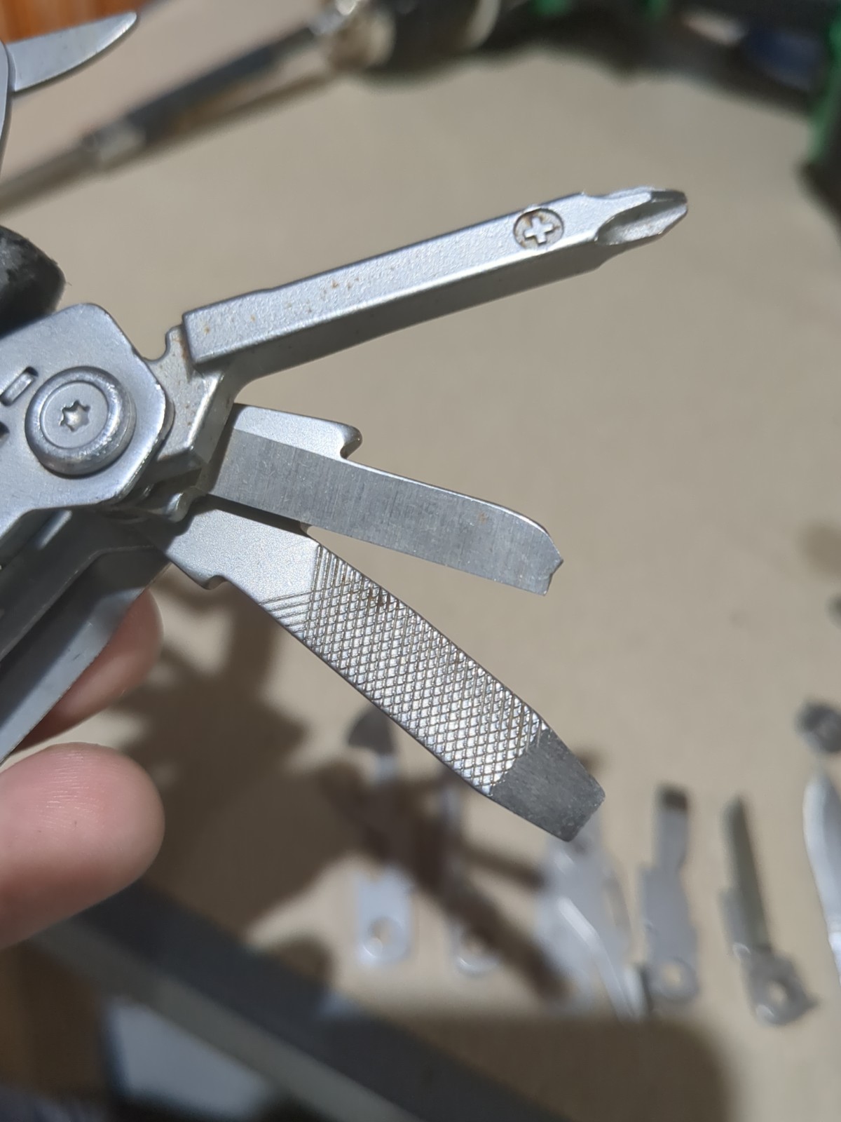Gerber Gear Suspension-NXT 15-in-1 EDC Multi tool with Pocket Knife, Needle Nose