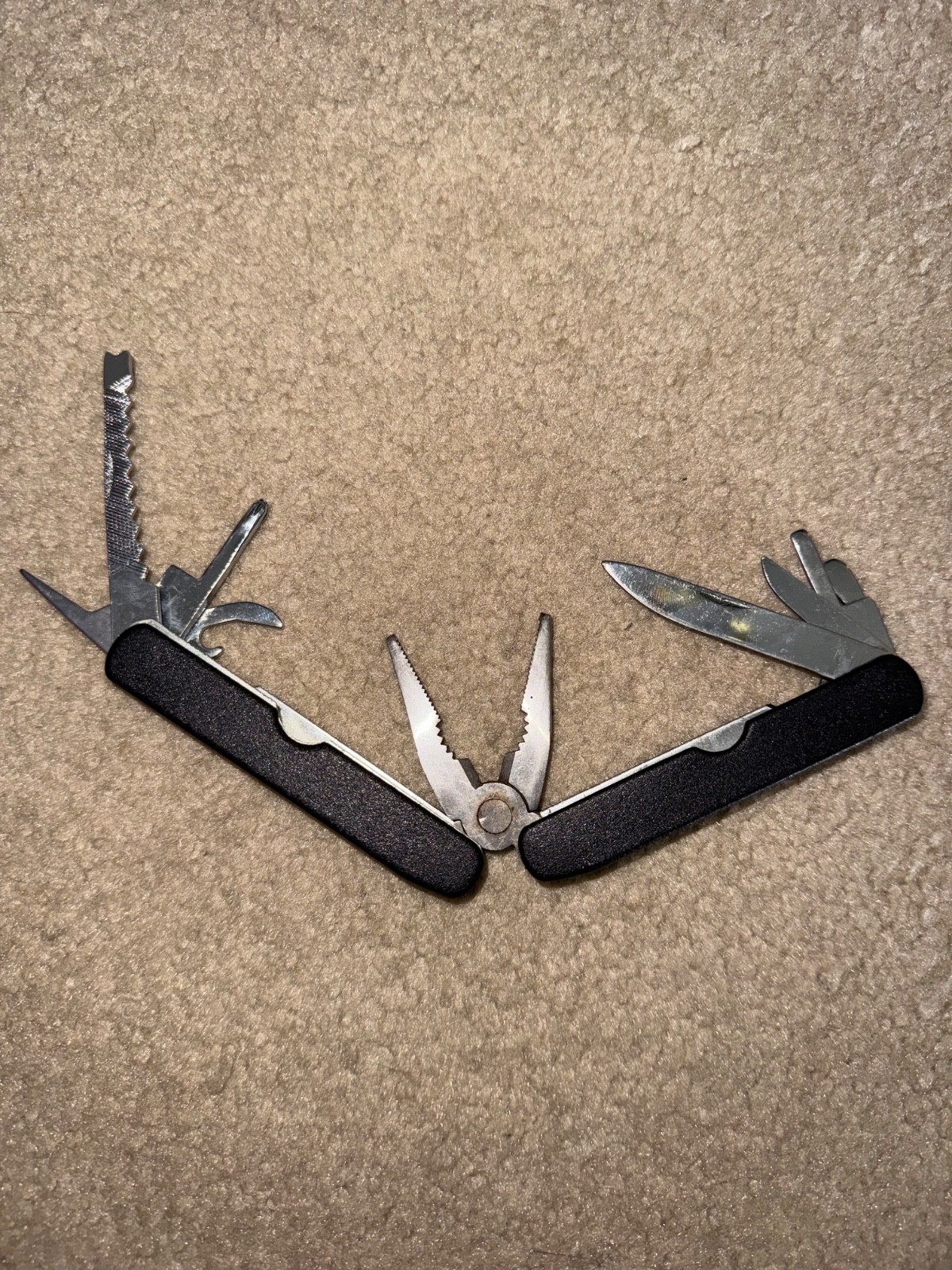 Vintage Multi-Tool 9 in 1 Recoil Tool with Case Black Knife Pliers Screwdriver