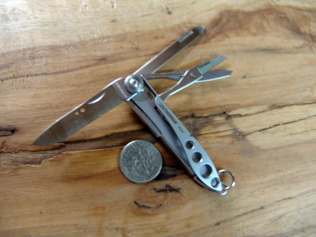 LEATHERMAN SKELETOOL CX-NAVY BLU & NEON GREEN-MULTI TOOL & RETIRED STYLE-EXCLN-2