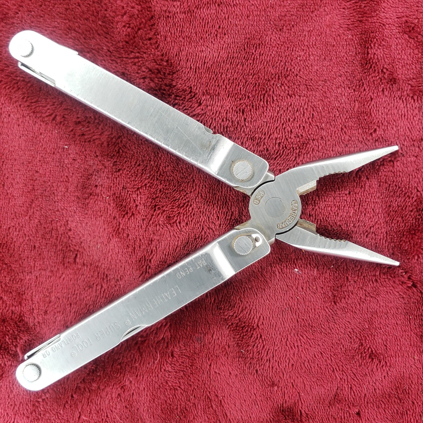 🔪 🔪 Leatherman Super Tool Multi Tool with Sheath.