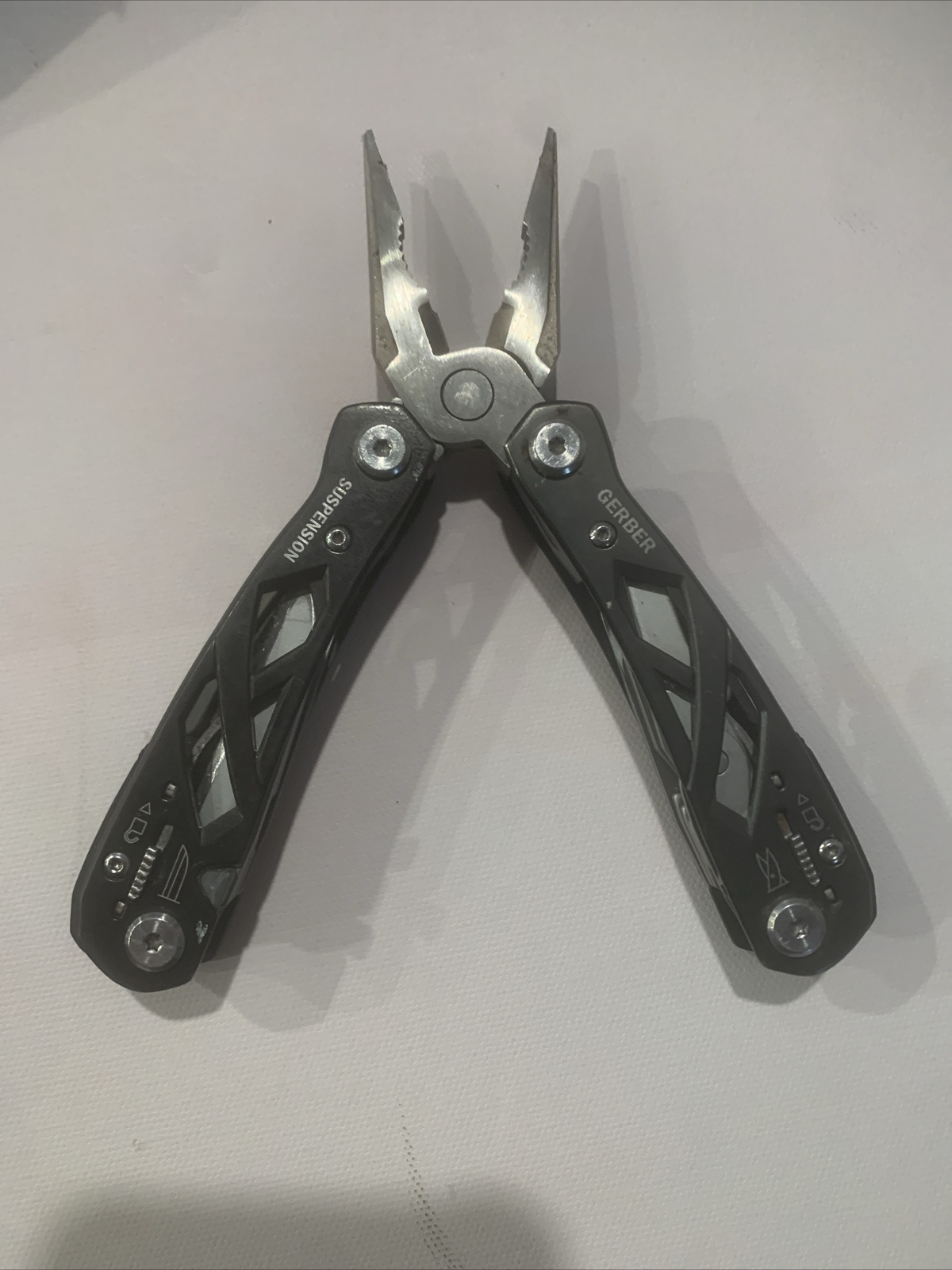 Gerber Suspension Color Black  Multi Tool New clean item With Nylon Sheath Case